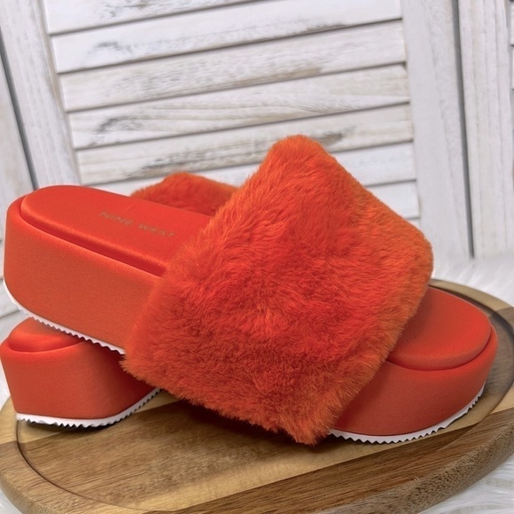 NINE WEST l Fuzzy Orange Platform Slider Sandals New! Size 8 - Picture 1 of 9
